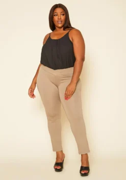 Plus Size V Front Leggings